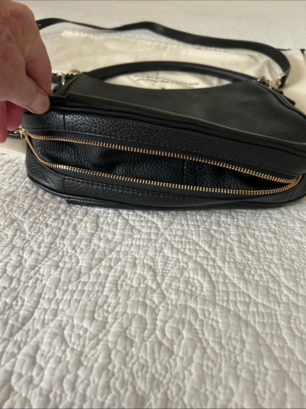 NWOT Kate spade Black Pebbled Leather Convertible Shoulder Bag with expansion